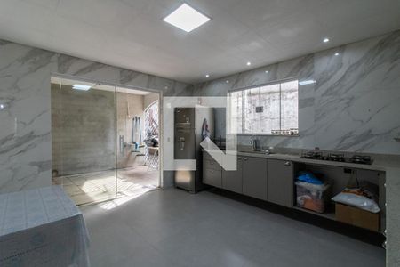 Casa à venda com 198m², 3 quartos e 2 vagas Casa à venda com 198m², 3 quartos e 2 vagasCozinha