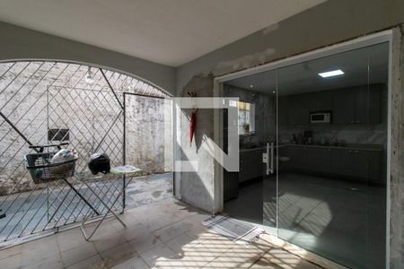 Casa à venda com 198m², 3 quartos e 2 vagas Casa à venda com 198m², 3 quartos e 2 vagasArea de Serviço