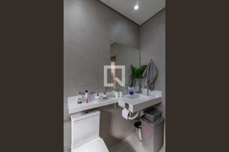 Casa à venda com 198m², 3 quartos e 2 vagas Casa à venda com 198m², 3 quartos e 2 vagasBanheiro 2