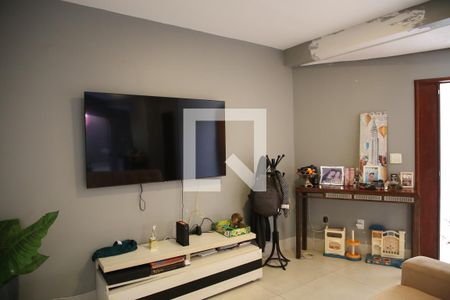Casa para alugar com 4 quartos, 261m² em Parque Anhanguera, Goiânia