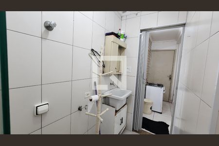 Banheiro de kitnet/studio para alugar com 1 quarto, 19m² em Aparecida, Santos