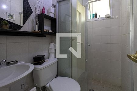 banheiro social_1 de apartamento à venda com 3 quartos, 55m² em Jardim Santa Emília, São Paulo