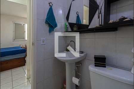 banheiro social_3 de apartamento à venda com 3 quartos, 55m² em Jardim Santa Emília, São Paulo