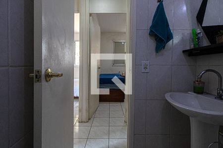 banheiro social_4 de apartamento à venda com 3 quartos, 55m² em Jardim Santa Emília, São Paulo