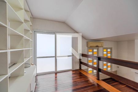 Sala de casa à venda com 4 quartos, 250m² em Jardim Isabel, Porto Alegre