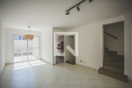 Sala de Estar de casa de condomínio para alugar com 3 quartos, 130m² em Saúde, São Paulo