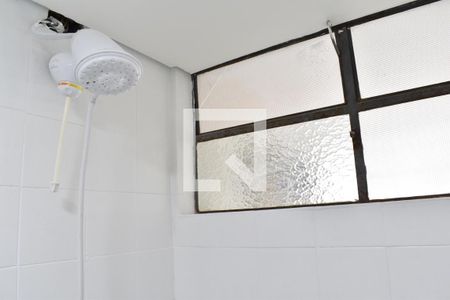 Banheiro de apartamento para alugar com 1 quarto, 54m² em Centro, Curitiba