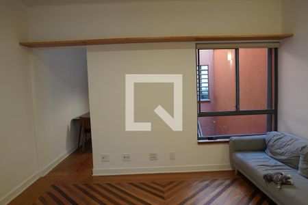 Sala de casa para alugar com 4 quartos, 200m² em Cerqueira César, São Paulo