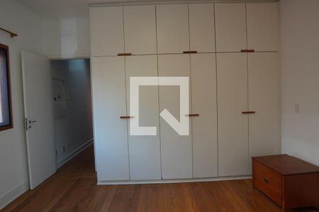 Suite de casa para alugar com 4 quartos, 200m² em Cerqueira César, São Paulo