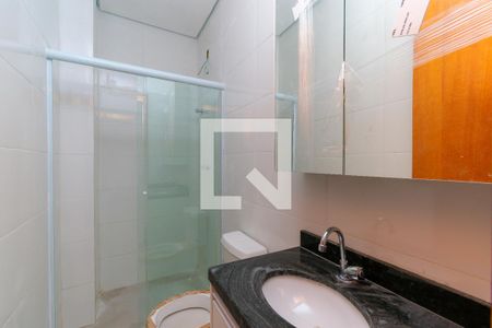 Banheiro de apartamento para alugar com 1 quarto, 28m² em Vila Marieta, São Paulo