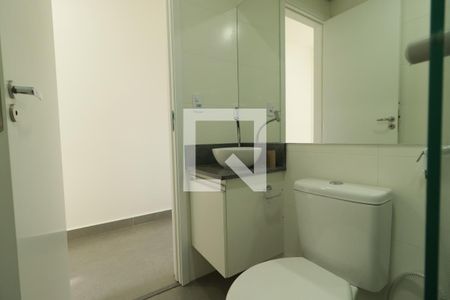 Banheiro  de kitnet/studio para alugar com 1 quarto, 27m² em Vila Amelia, Ribeirão Preto