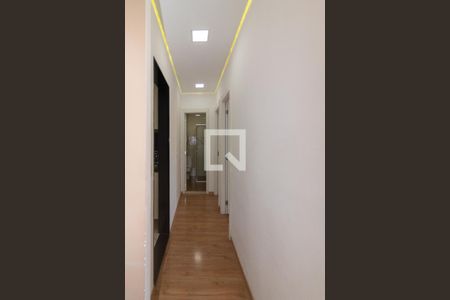 Corredor de apartamento para alugar com 2 quartos, 45m² em Jardim Central, Cotia