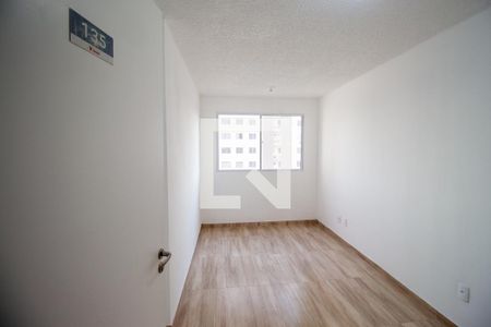 Sala de apartamento para alugar com 2 quartos, 44m² em Guaianazes, São Paulo