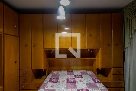 Quarto 1 de apartamento para alugar com 2 quartos, 58m² em Vila Carmosina, São Paulo