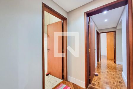 Corredor de apartamento para alugar com 4 quartos, 180m² em Vila Sanches, São José dos Campos