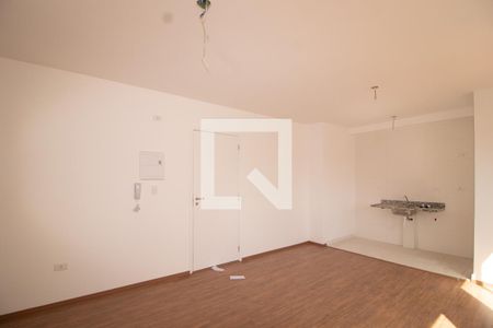 Quarto e cozinha de apartamento para alugar com 1 quarto, 28m² em Vila Mazzei, São Paulo