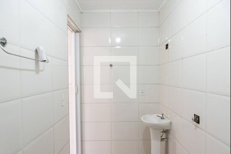 Banheiro  de casa para alugar com 1 quarto, 35m² em Vila São José, São Paulo