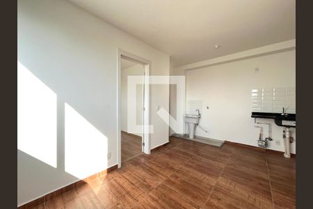 Sala de apartamento para alugar com 2 quartos, 34m² em Vila Guarani (zona Sul), São Paulo