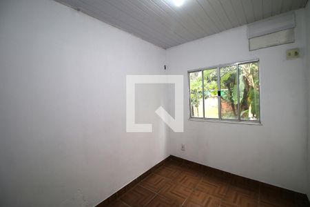 Quarto 2 de casa para alugar com 2 quartos, 60m² em Brás de Pina, Rio de Janeiro