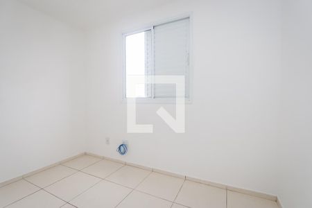 Quarto 2 de apartamento para alugar com 2 quartos, 45m² em Jardim Elizabete, Taboão da Serra