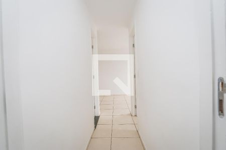 Corredor de apartamento para alugar com 2 quartos, 45m² em Jardim Elizabete, Taboão da Serra