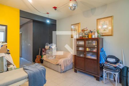 Sala de casa à venda com 4 quartos, 300m² em Cidade Baixa, Porto Alegre