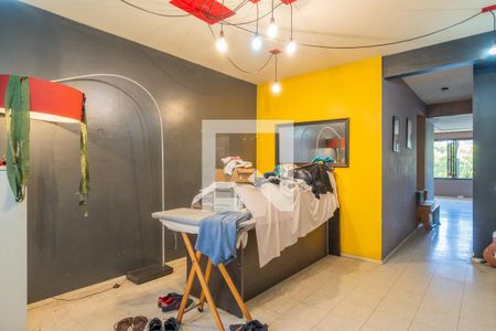 Sala de casa à venda com 4 quartos, 300m² em Cidade Baixa, Porto Alegre