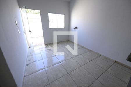 Sala de casa para alugar com 2 quartos, 60m² em Residencial Forteville, Goiânia