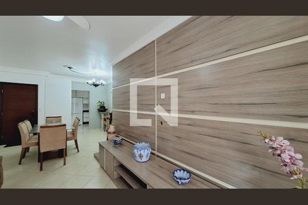 Sala de apartamento para alugar com 3 quartos, 140m² em Tupi, Praia Grande