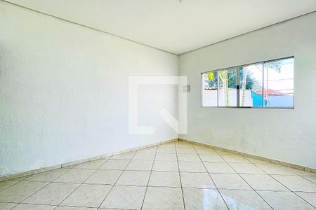 Sala de casa para alugar com 2 quartos, 250m² em Jardim Santa Bárbara, Guarulhos