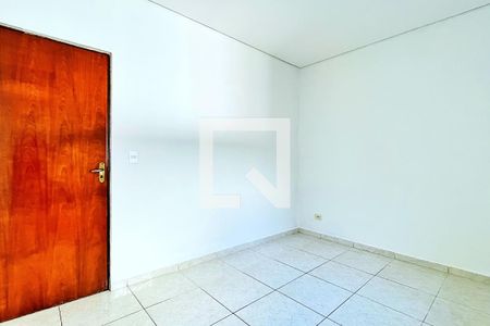 Quarto 1 de casa para alugar com 2 quartos, 250m² em Jardim Santa Bárbara, Guarulhos