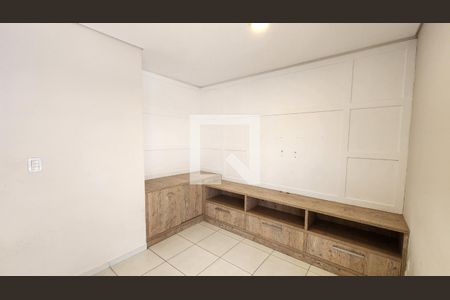 Sala de casa de condomínio à venda com 3 quartos, 110m² em Medeiros, Jundiaí