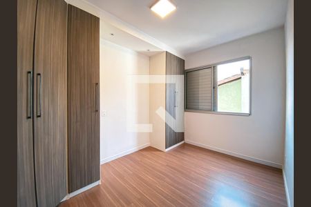 Quarto 2 de apartamento para alugar com 2 quartos, 51m² em Jardim Ouro Preto, São Paulo