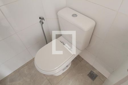 Lavabo da Sala de casa à venda com 2 quartos, 65m² em Piratininga, Belo Horizonte