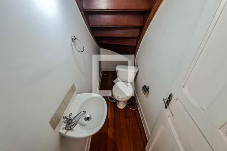 lavabo de casa para alugar com 3 quartos, 137m² em Jardim da Gloria, São Paulo