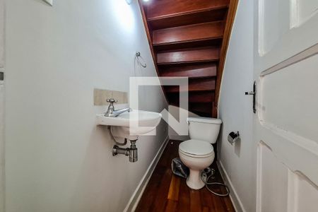 lavabo de casa para alugar com 3 quartos, 137m² em Jardim da Gloria, São Paulo