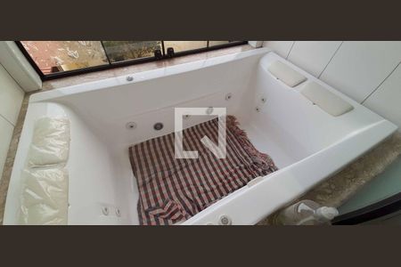 Casa para alugar com 400m², 4 quartos e 4 vagas Casa para alugar com 400m², 4 quartos e 4 vagasBanheiro da Suíte 1