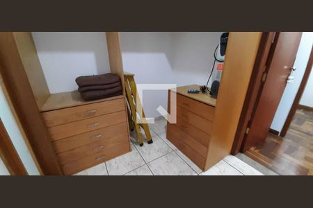 Casa para alugar com 400m², 4 quartos e 4 vagas Casa para alugar com 400m², 4 quartos e 4 vagasCloset