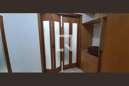 Casa para alugar com 400m², 4 quartos e 4 vagas Casa para alugar com 400m², 4 quartos e 4 vagasCloset