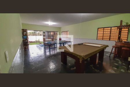 Casa para alugar com 400m², 4 quartos e 4 vagas Casa para alugar com 400m², 4 quartos e 4 vagasSalão de Jogos