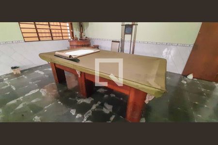 Casa para alugar com 400m², 4 quartos e 4 vagas Casa para alugar com 400m², 4 quartos e 4 vagasSalão de Jogos