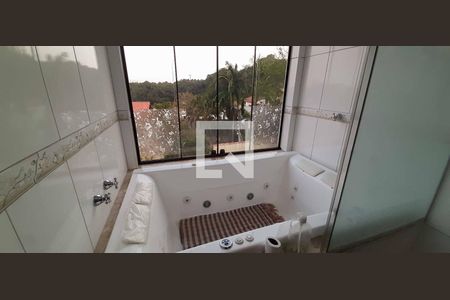 Casa para alugar com 400m², 4 quartos e 4 vagas Casa para alugar com 400m², 4 quartos e 4 vagasBanheiro da Suíte 1