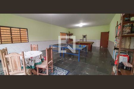 Casa para alugar com 400m², 4 quartos e 4 vagas Casa para alugar com 400m², 4 quartos e 4 vagasSalão de Jogos