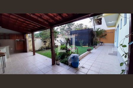 Casa para alugar com 400m², 4 quartos e 4 vagas Casa para alugar com 400m², 4 quartos e 4 vagasJardim