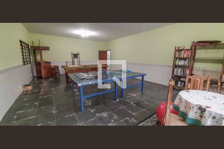 Casa para alugar com 400m², 4 quartos e 4 vagas Casa para alugar com 400m², 4 quartos e 4 vagasSalão de Jogos