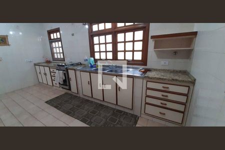 Casa para alugar com 400m², 4 quartos e 4 vagas Casa para alugar com 400m², 4 quartos e 4 vagasCozinha