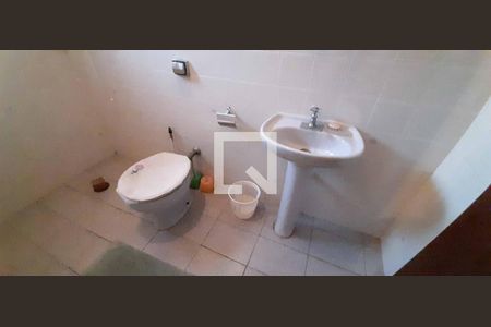 Casa para alugar com 400m², 4 quartos e 4 vagas Casa para alugar com 400m², 4 quartos e 4 vagasBanheiro da Suíte 2