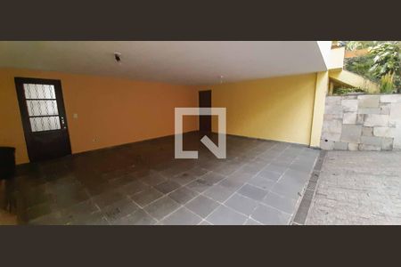 Casa para alugar com 400m², 4 quartos e 4 vagas Casa para alugar com 400m², 4 quartos e 4 vagasGaragem