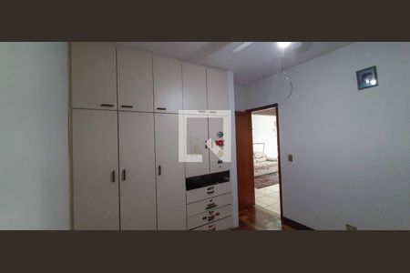 Casa para alugar com 400m², 4 quartos e 4 vagas Casa para alugar com 400m², 4 quartos e 4 vagasQuarto 2