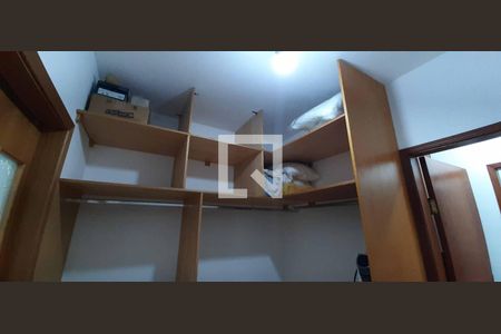 Casa para alugar com 400m², 4 quartos e 4 vagas Casa para alugar com 400m², 4 quartos e 4 vagasCloset